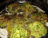 Foto del paso 3 de la receta: Buñuelos de acelga