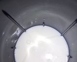A picture of step 1 of Banana cocoa milkshake.