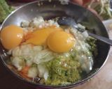 Foto langkah ke 1 dari resep Dadar Telur Sayuran.
