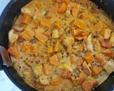 Une image de l'étape 7 de Dahl de lentilles, patates douces, poulet.