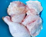 Foto del paso 1 de la receta: Pollo en salsa escabechada agridulce a los aromas de limón negro