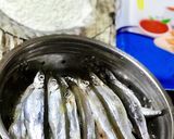 Hình bước làm 1 của món Cá Trứng Lăn Bột Chiên Giòn