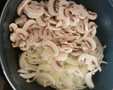 Foto del paso 1 de la receta: Lasaña de champiñones y cebolla