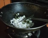 कांदे पात भाजी (kande pat bahji recipe in marathi) रेसिपी स्टेप 2 फोटो 