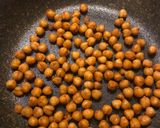 Foto del passaggio 2 della ricetta Vellutata di Zucca con Porri e Ceci croccanti alla Paprika