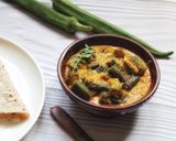 A picture of step 11 of Dahi bhindi.