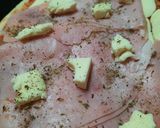 Foto del paso 4 de la receta: Pizza con tomate fresco (2 mitades)