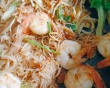 รูปขั้นตอนการทำที่ 5 ของ หมี่ผัดพริกเผากุ้ง