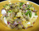 Foto del paso 4 de la receta: Ensalada de berberechos, huevos, pepinillos encurtidos y patatas
