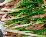 Hình bước làm 2 của món Chân gà hấp hành