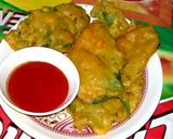 A picture of step 5 of Palak k pakorhay #IftarContestwithHuma #Cookpadapp.
