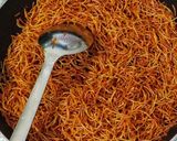 صورة لخطوة 1 من وصفة شعرية بالحليب🥣😋