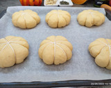 Foto del paso 10 de la receta: Bollos de calabaza rellenos de cabello de Ángel para Halloween