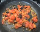 A picture of step 2 of Steamed mediterranean fish parcels.