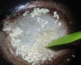 Foto langkah ke 2 dari resep Tumis Timun Telur.