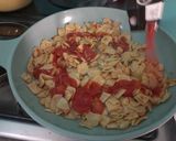 Foto del paso 3 de la receta: Chilaquiles rojos con queso y aguacate para la mañana