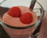 A picture of step 4 of Vanilla & Strawberry Chia Pudding. 😘.