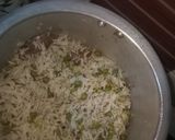 A picture of step 3 of Matar pulao.