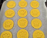 Une image de l'étape 3 de Biscuits jaune à le fleur d'oranger.