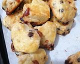 Gambar langkah 5 resipi Scones with Butterscotch.