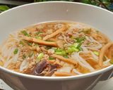 A picture of step 2 of Dried Squid with Rice Noodles.