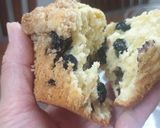 A picture of step 5 of Blueberry loaded Streusel Muffins.