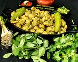 A picture of step 3 of Green Garlic Methi Pakore.