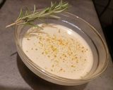 A picture of step 5 of Panna cotta al rosmarino e caramello.