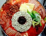 รูปขั้นตอนการทำที่ 2 ของ บูเดชิเก/บูเดจิเก (หม้อไฟเกาหลี) budae jjigae army base stew