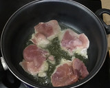 Foto del paso 1 de la receta: Filetes de pavo con salsa de manzana
