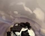 A picture of step 1 of Oreo Nutella shake.