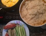 Hình bước làm 1 của món Cơm nếp cuộn rong biển