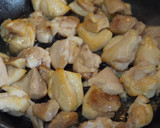 Foto del paso 2 de la receta: Wok de pollo con judías amarillas y pimiento rojo al garam masala