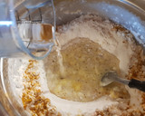 Foto del paso 1 de la receta: Pan sin gluten con cúrcuma y semillas