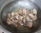 A picture of step 2 of Irani chicken karahi.