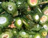 करेला भुजिया (Karela Bhujiya recipe in Hindi) रेसिपी चरण 1 फोटो