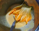कद्दू के फूल के पकौड़े kaddoo ke phool ke pakode रेसिपी चरण 3 फोटो