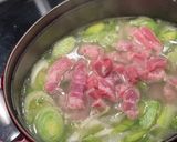 A picture of step 4 of Hotpot - Spinach, pork, ginger, garlic, sesame oil and many vegetables, Japanese style.