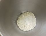 Une image de l'étape 1 de Pâte brisée à la farine de blé, miel et pistache.