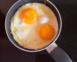 Une image de l'étape 1 de 💚 Œufs au plat avec du pain.