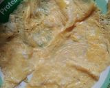 Foto langkah ke 3 dari resep Telur dadar krispi geprek.