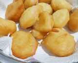 Foto langkah ke 6 dari resep 60. Donut Yunani (Lukumades) ala ala.