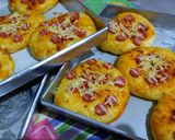 Foto langkah ke 7 dari resep Pizza mini empuk.