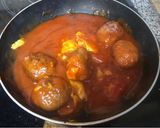 Foto del paso 2 de la receta: Albóndigas en salsa de tomate con queso, al estilo Dunaez