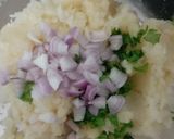 A picture of step 5 of Palak Aloo Paratha.