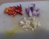 Foto langkah ke 2 dari resep Tumis Kangkung Jamur Saos Tiram.