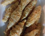 Foto langkah ke 3 dari resep Mini Croissant Keju.