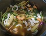 Hình bước làm 3 của món Tomyum
