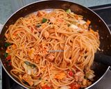Foto langkah ke 9 dari resep Spaghetti Goreng Jawa Pedas.