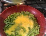 A picture of step 4 of Sonoran-Style Green Beans with Eggs.